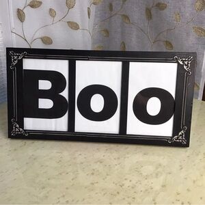 Metal Frame with Glass ‘Boo’ Halloween Spooky Haunted HouseSign